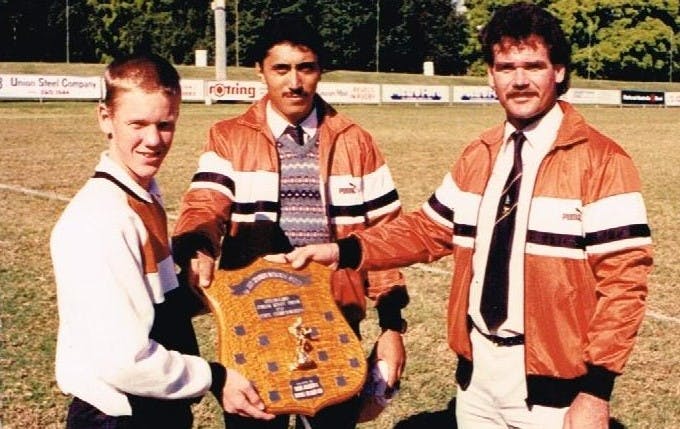 Wylie Lingman (centre) and Tony Thompson (right) with the 1988 QLD Schools trophy at Brisbane's Crosby Park.